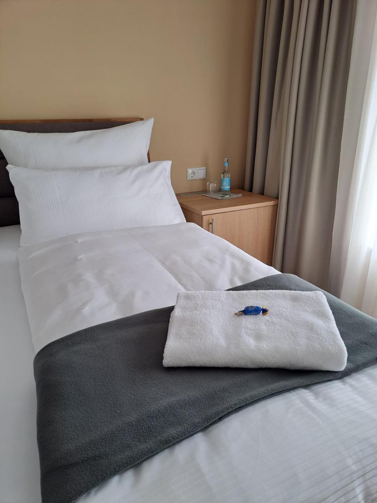 Hotel Rhin Inn Fehrbellin Dış mekan fotoğraf